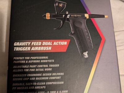 Gravity feed paint sprayer