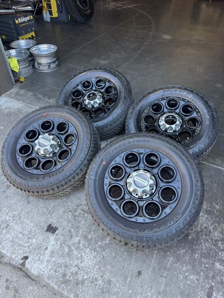 BRAND NEW 2024 F350 BlackOut 20in Wheels/275/65/20