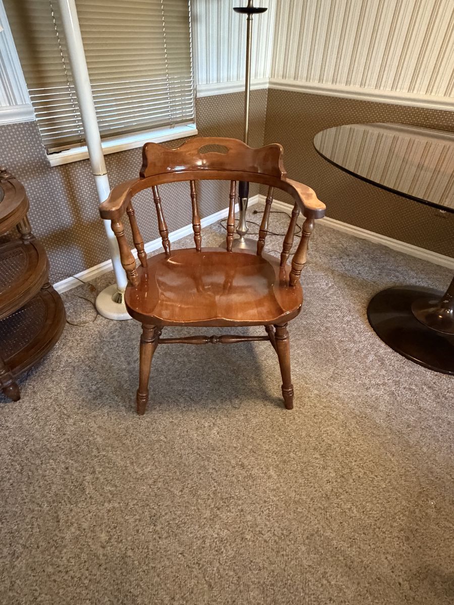Vintage American Chair Co. Windsor Captain’s Armchair $180 cash/venmo in Provo