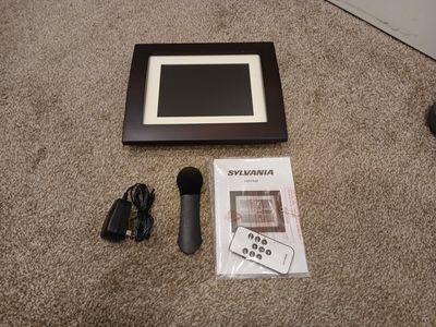 Sylvania 8" Digital Photo Frame SOPF808 with Remote, AC Adapter, and Manual