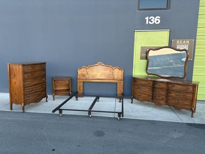 Bedroom Set (Dressers & Nightstand) Free Delivery