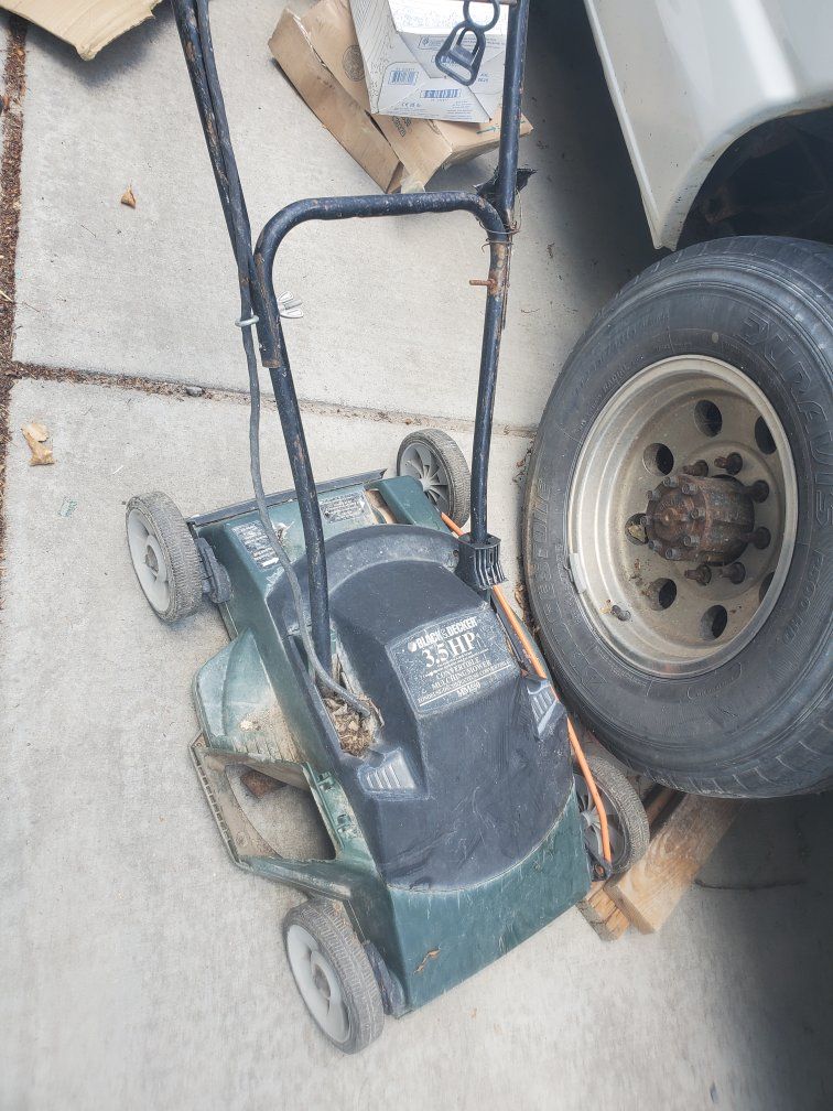 Black & Decker MM450 Electric Lawn Mower 3.5HP - Used for Parts/Repair - seized motor
