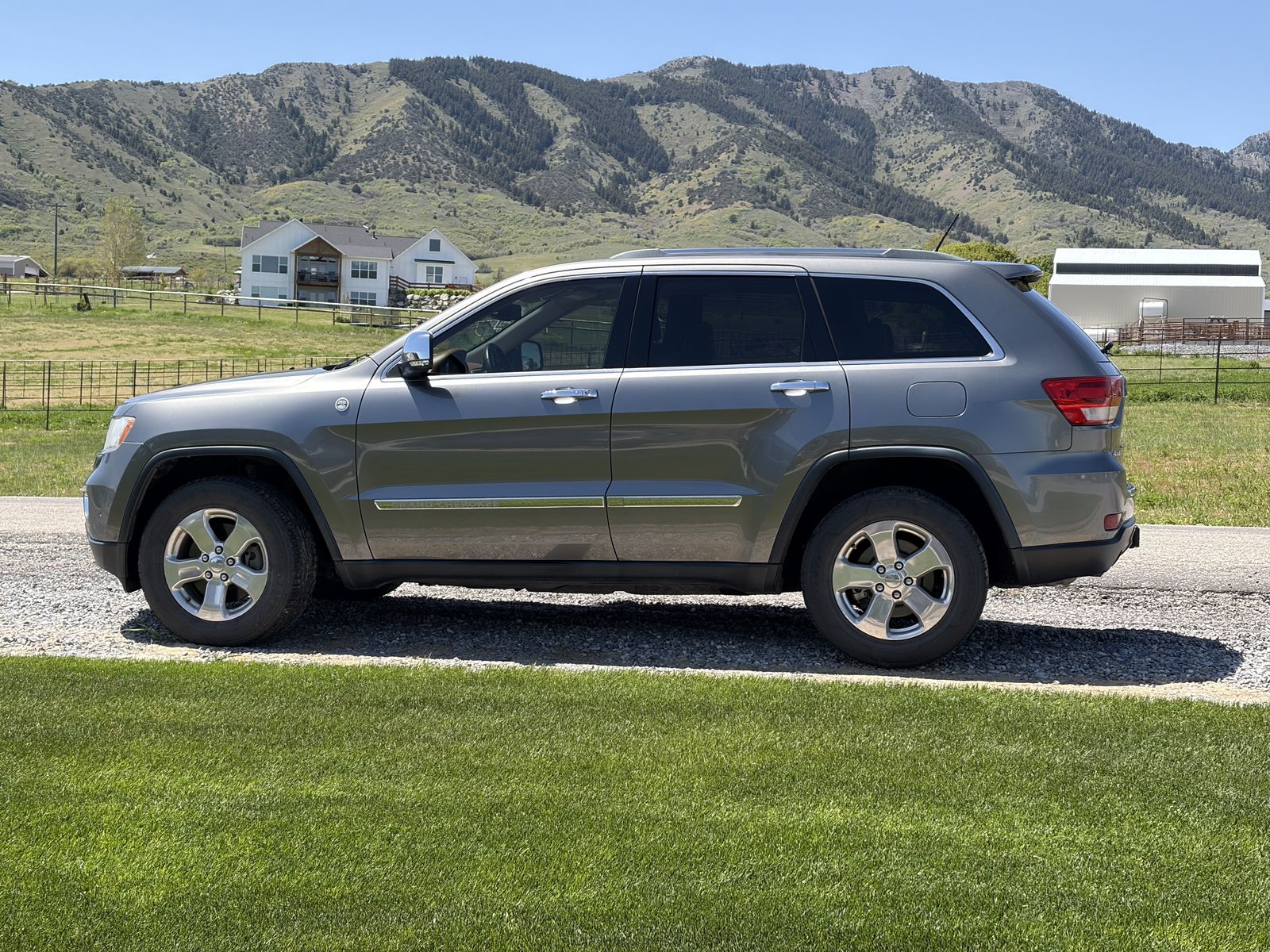 2013 Jeep Grand Cherokee Overland Summit
