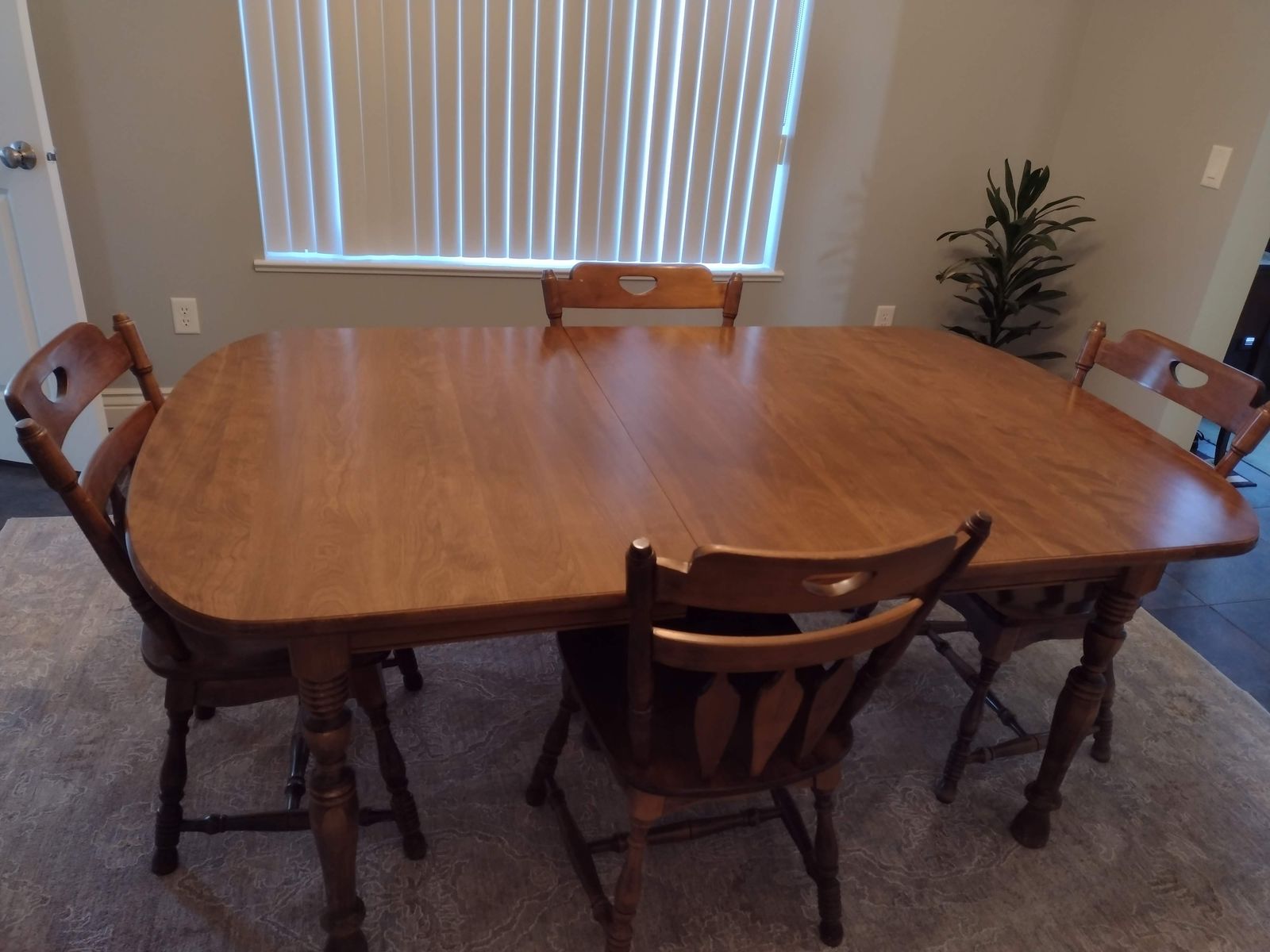 Vintage Dining Table (w/ 4 leaves) and 4 Solid Maple Chairs