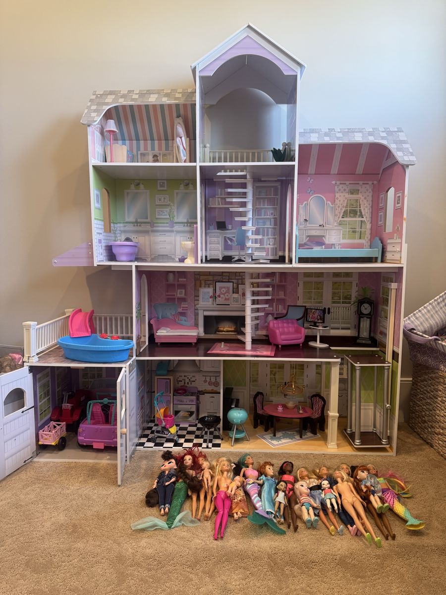 KidKraft 4 story doll house with furniture, jeep,