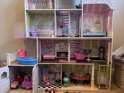KidKraft 4 story doll house with furniture, jeep,