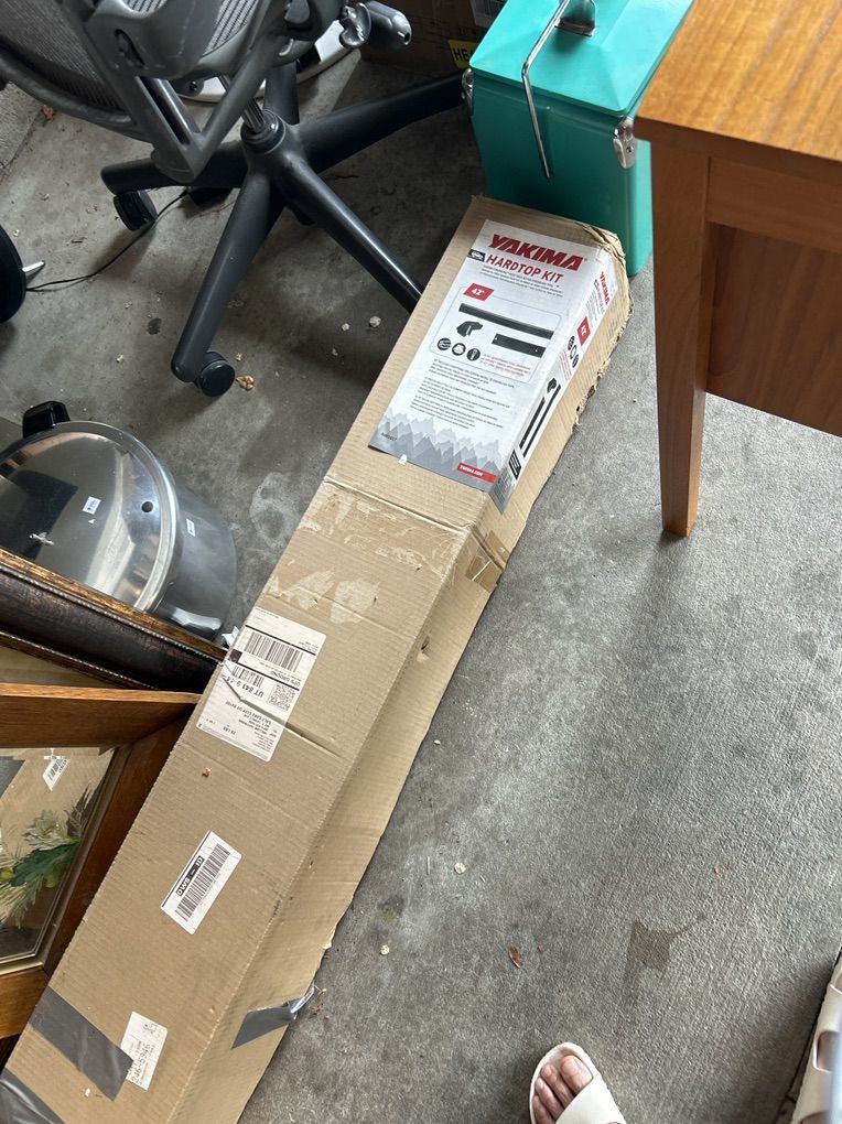 Brand New Yakima 42 Hard Top SL Track Kit