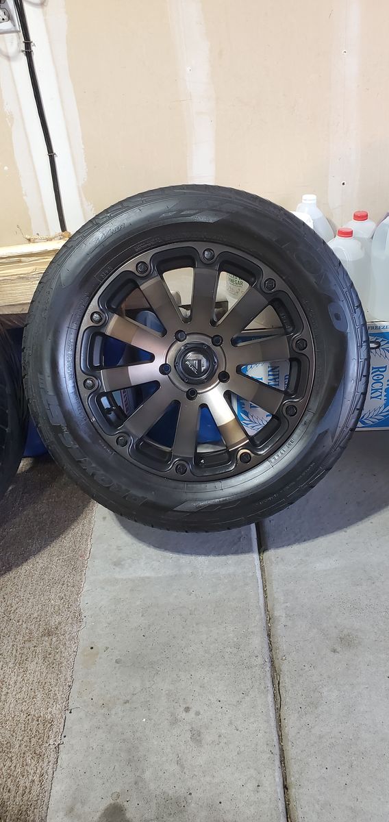 Fuel rims/Toyo tires