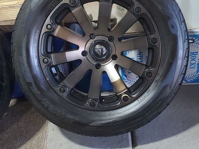 Fuel rims/Toyo tires