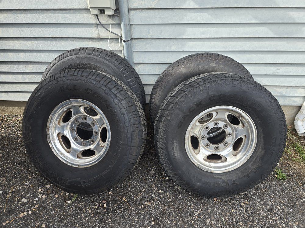 285/75 16 Tires on 8 Lug Wheels