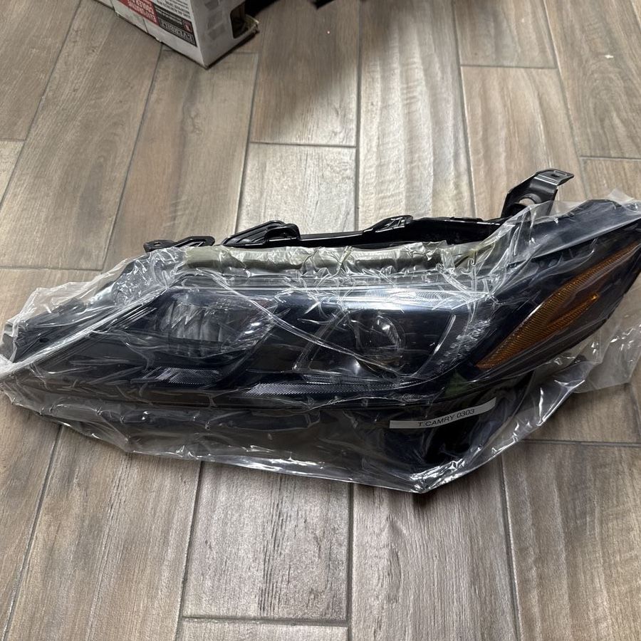 2020 OEM Toyota Camry Front Headlights