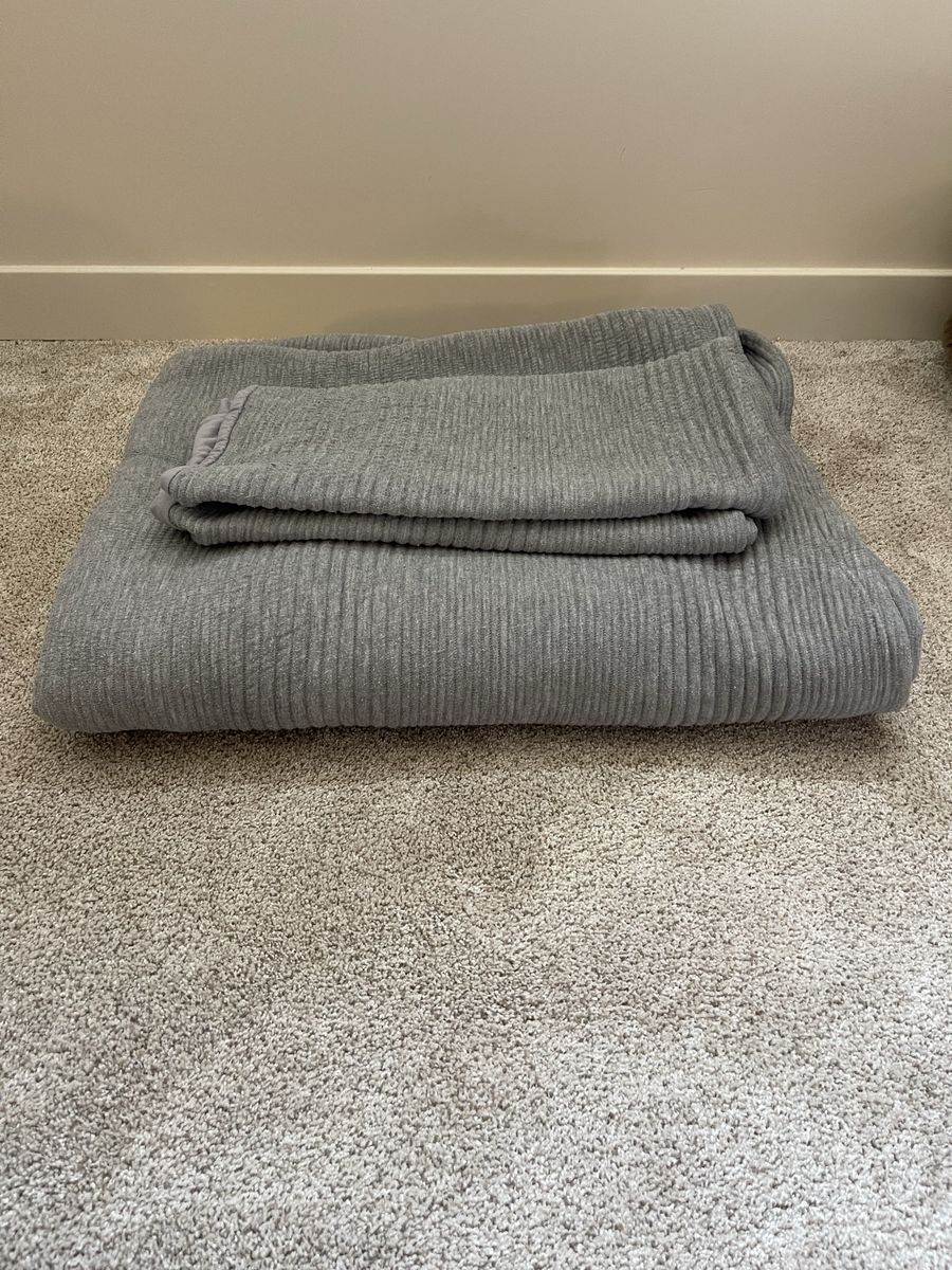 Brooklyn Loom Grey Textured Ribbed Blanket Queen and 2 shams