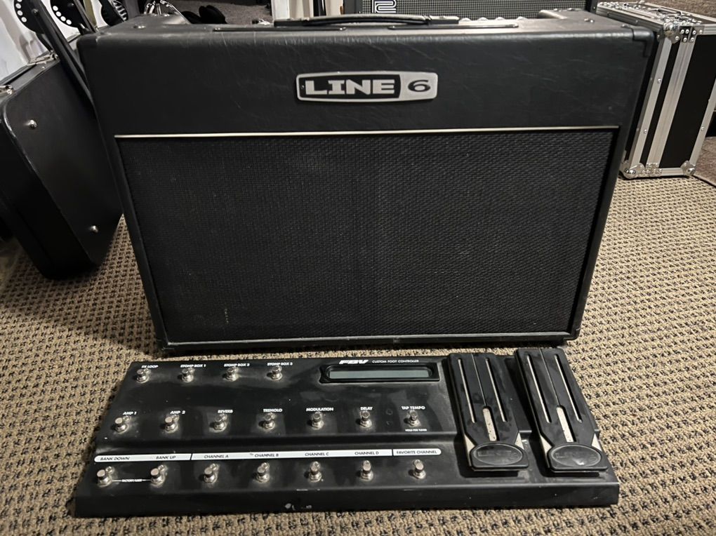 Line 6 Vetta II 2x12 Guitar Combo Amp + FBV