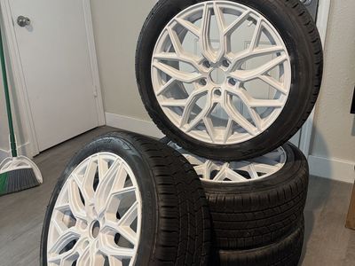 LiquidMetal Hawk White Wheels