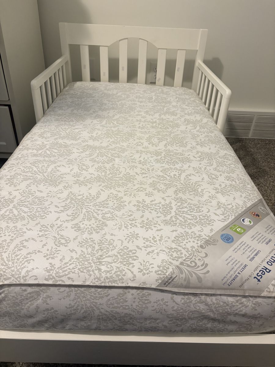 Toddler bed