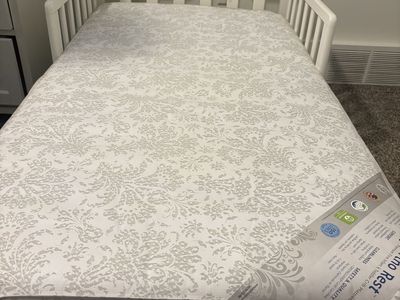 Toddler bed