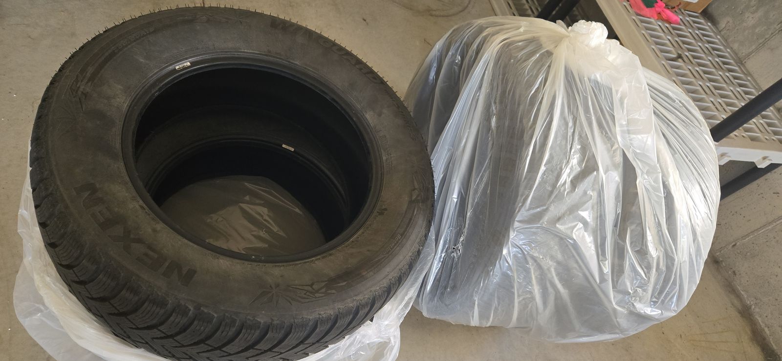 Nexen Winguard winSpike SUV Winter Tires 265/60R18 114T