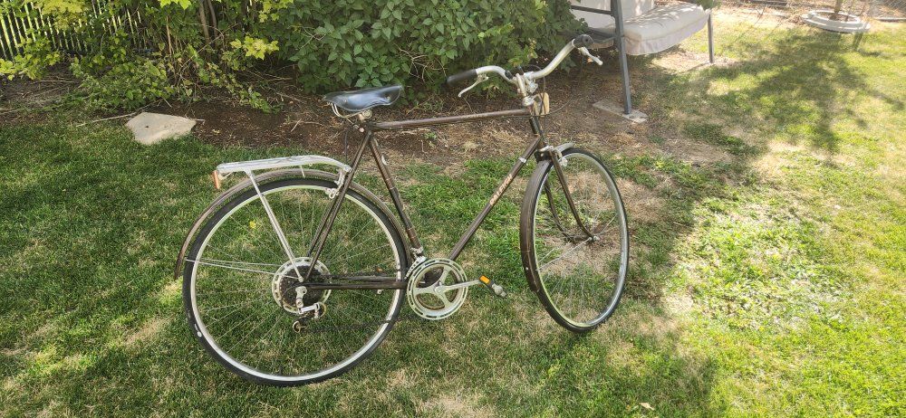 Vintage 27" Raleigh with Brooks Saddle Road Bicycle - Fletscher Reflector, SunTour Shifters, Made in England