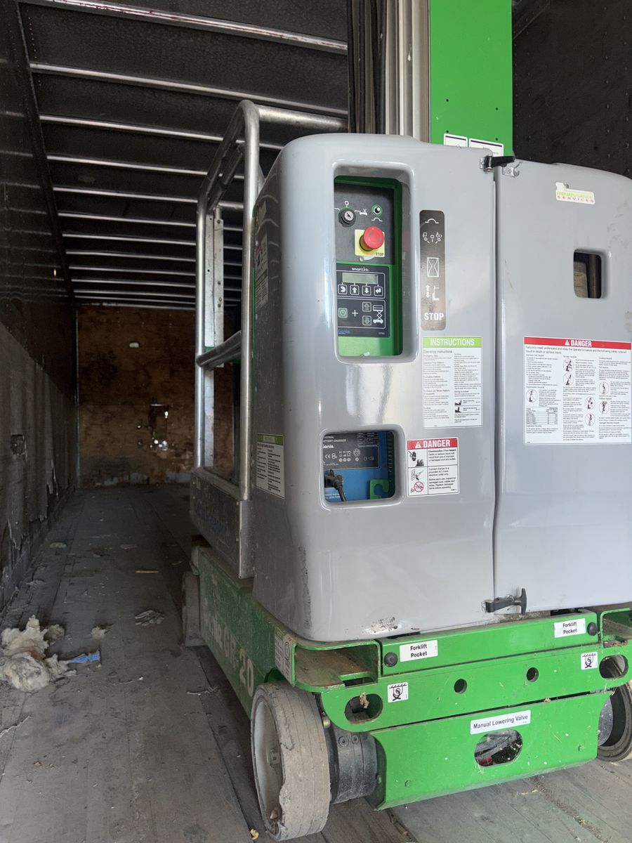 2016 Genie GR-20 Self-Propelled Single-Person Lift – Used Condition