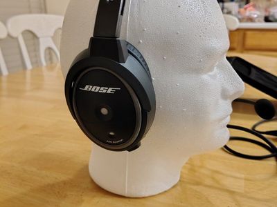 Bose A20 Aviation Noise Canceling Headset with Carrying Case