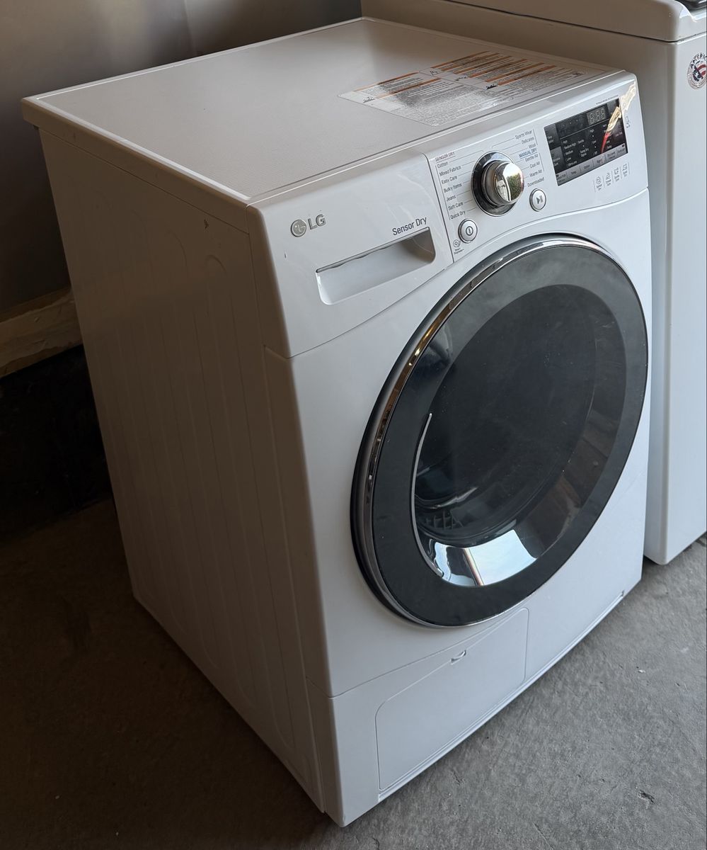 LG Compact Electric Dryer