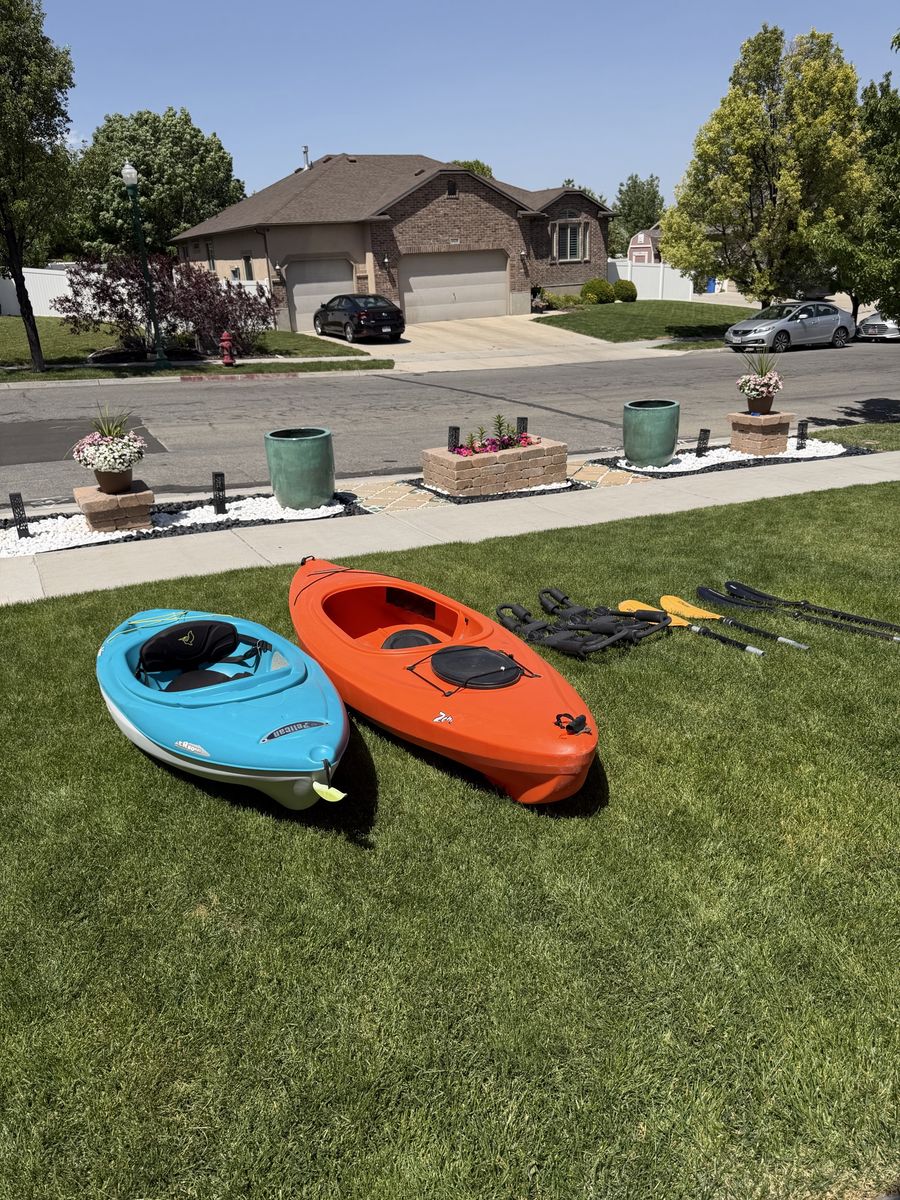 2 Kayaks and roof racks