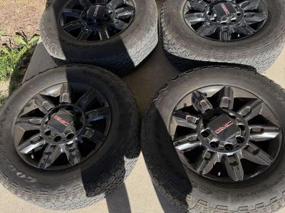 8 Bolt GMC Black Wheels