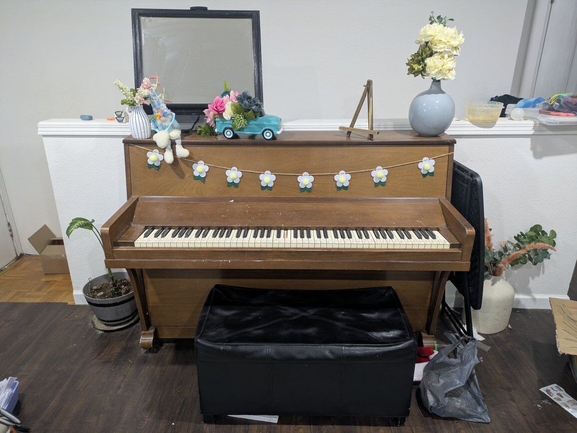 FREE **missing key fixed American Craftsman piano