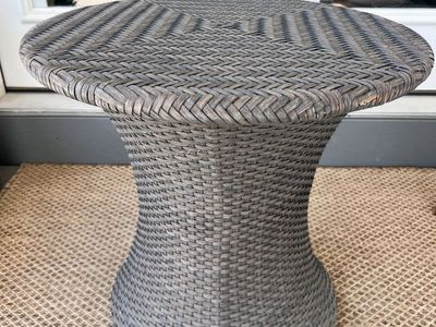 Outdoor Wicker Patio Side Table by Sirio – Gray Resin Weave