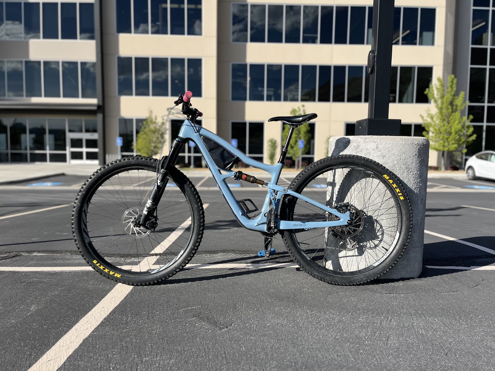 2021 Ibis Ripley V4 Carbon - Carbon Wheels/Bars - Well Maintained