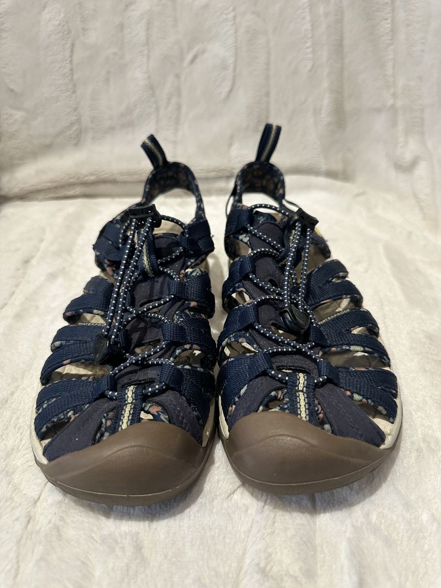 Keen Women’s 8 Navy Wtrprf Slimfit Hiking Sandals