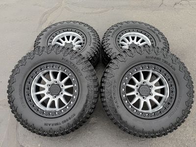 New Silver Lock Trail LT285/70r17 RT 6x5.5 Chevy 6