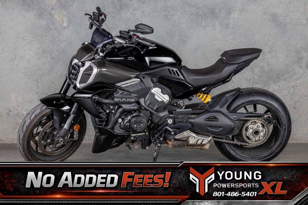 2023 Ducati Diavel V4 Ducati Red