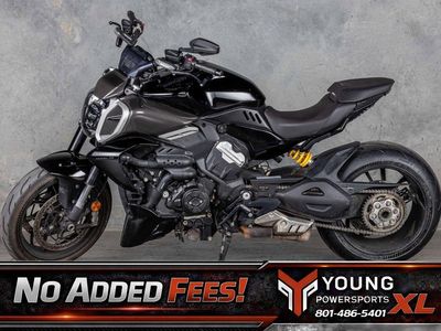 2023 Ducati Diavel V4 Ducati Red