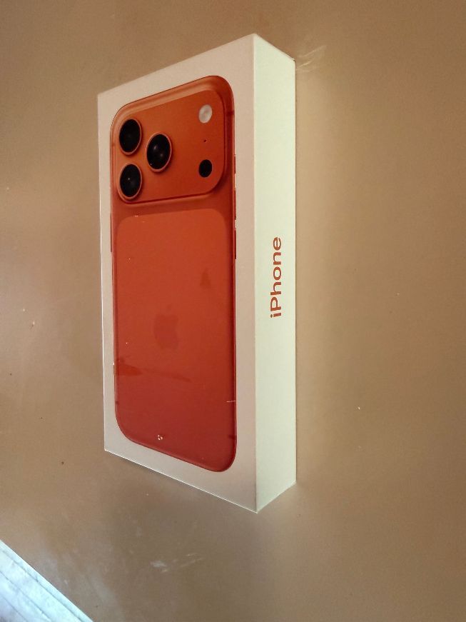 I phone 17 Pro  256 GB  Cosmic Orange