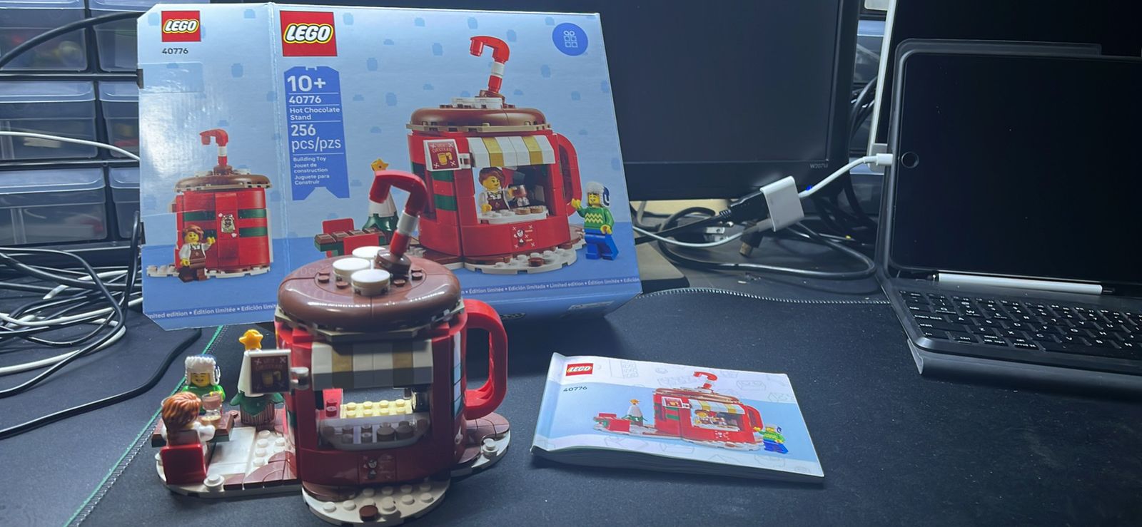 LEGO Hot Chocolate Stand Set 40776 - 256 Pieces with Box and Instructions