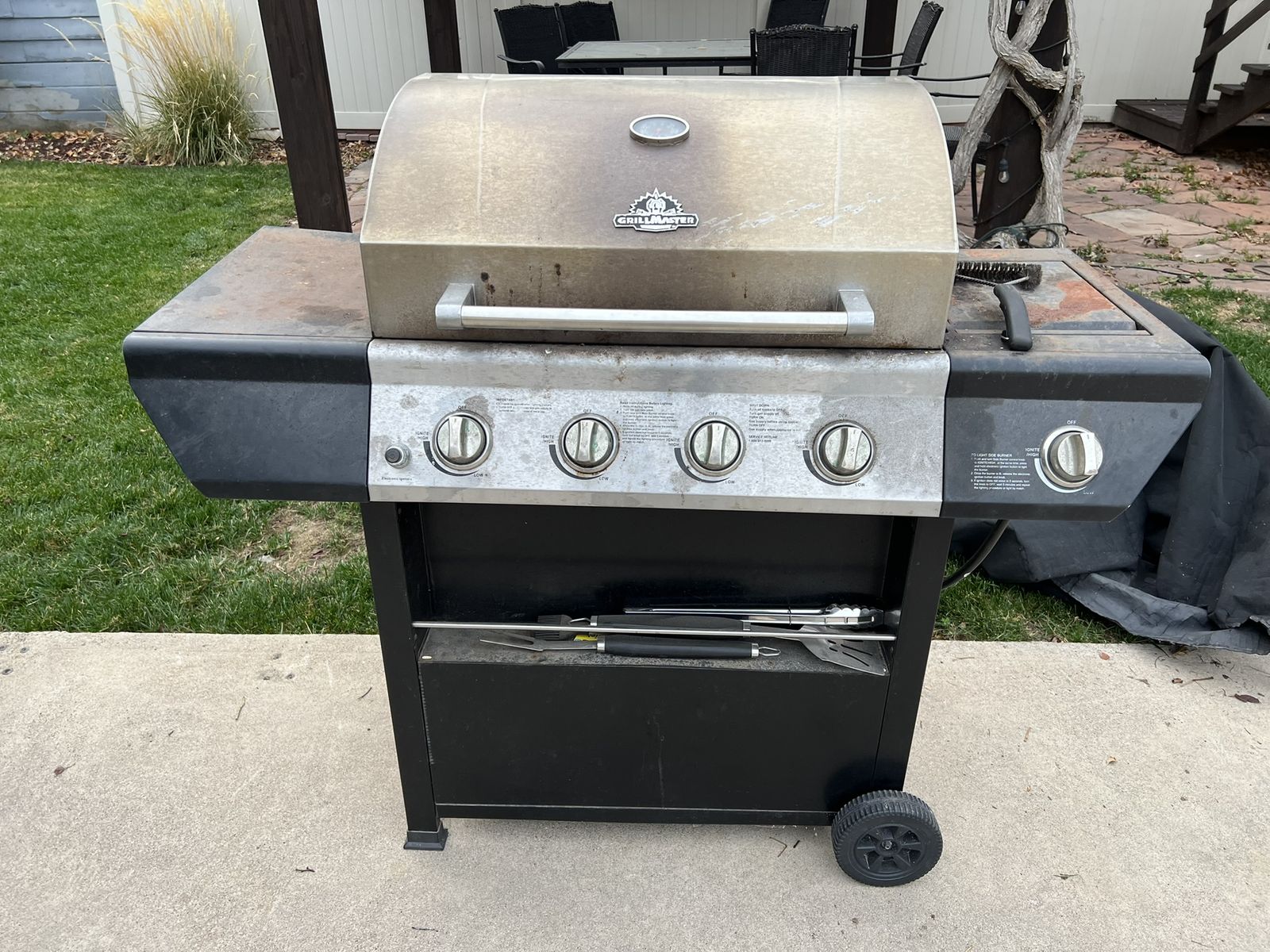 GrillMaster 4 burner grill