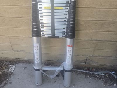 Extendable Telescopic Ladder - Aluminum, Extends to 30ft