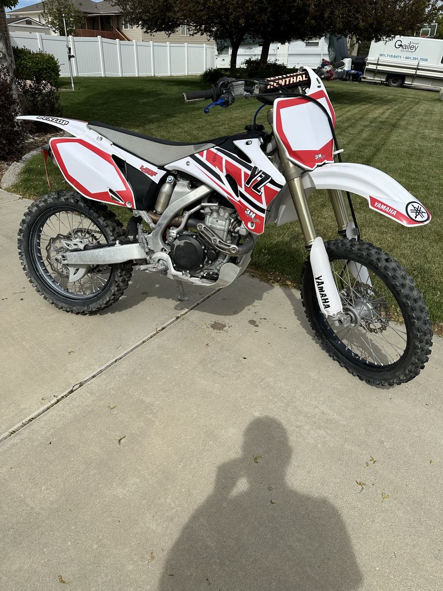 2009 Yamaha YZ450F Dirt Bike