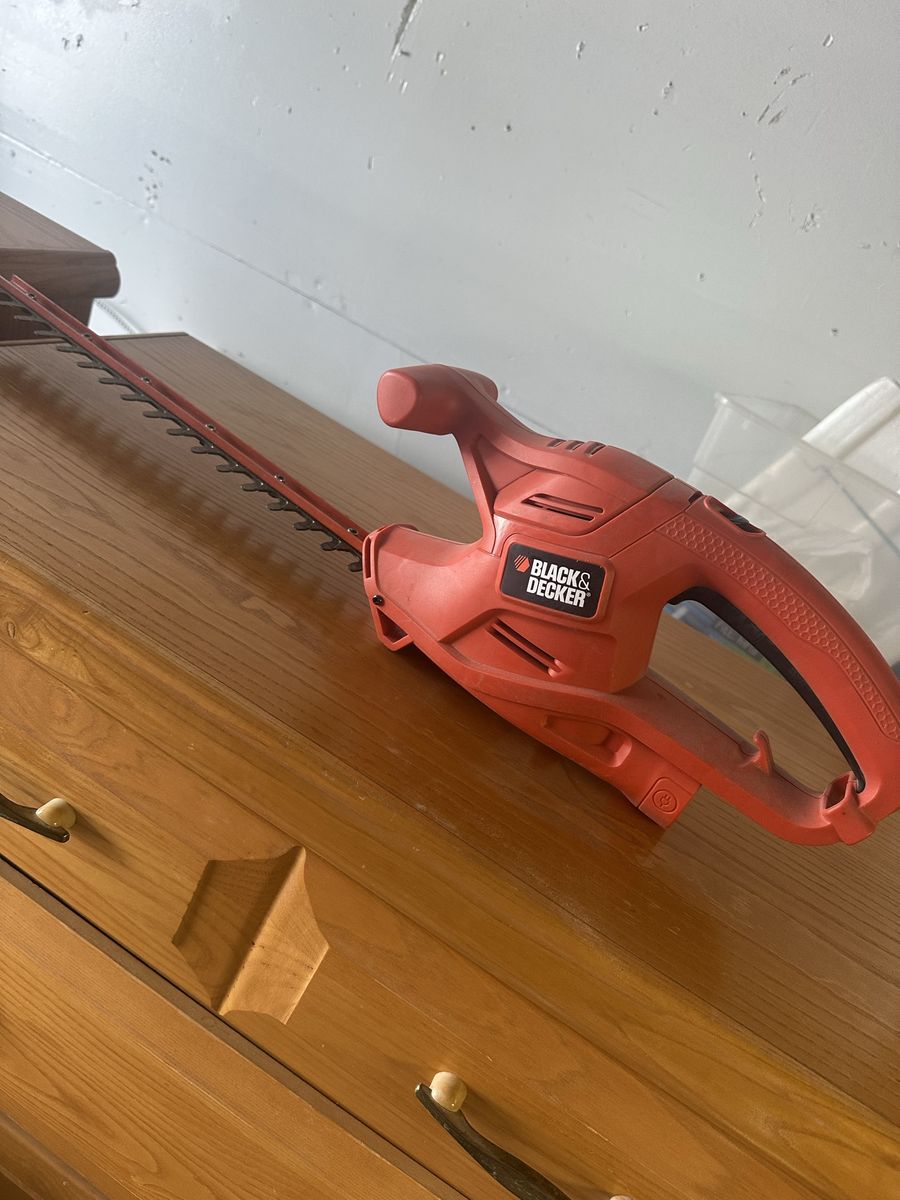 Black & Decker Electric 16” Hedge Trimmer