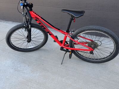 24” trek Junior mt bike