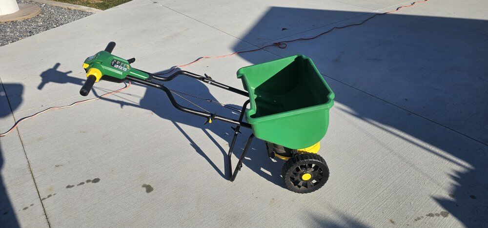 Fertilizer Spreader