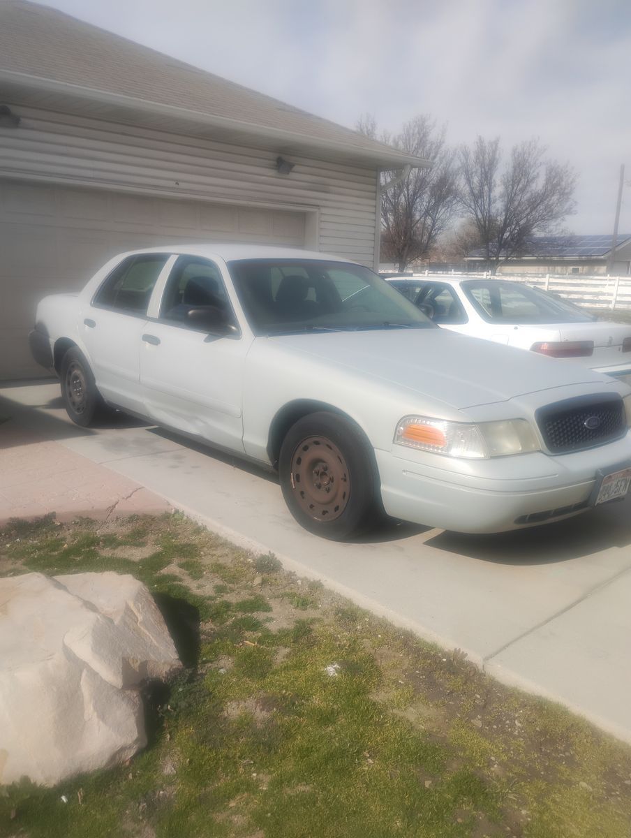 2004 Crown Victoria Police Interceptor Will Need To Be (Sold As Is) Need It Gone This Weekend