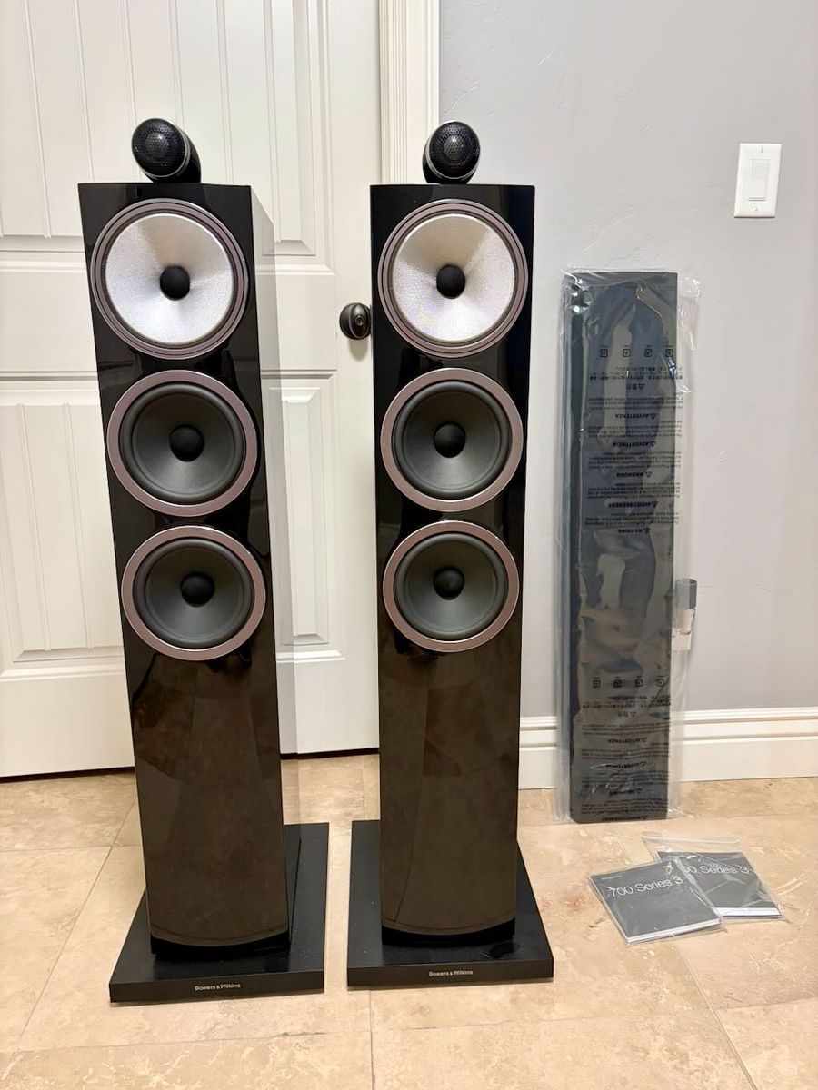 Bowers & Wilkins 703 S3 Floorstanding Speakers – Gloss Black