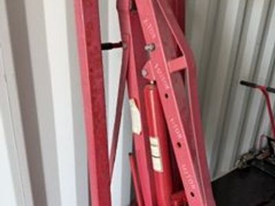 Engine Stand on Wheels