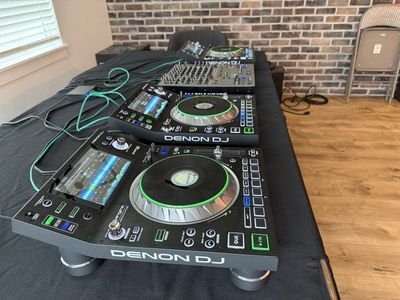Denon DJ SC5000 (x3)