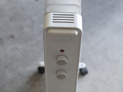Portable Oil Filled Radiator Space Heater, 1500W, 7-Fin, 3 Heat Settings, White