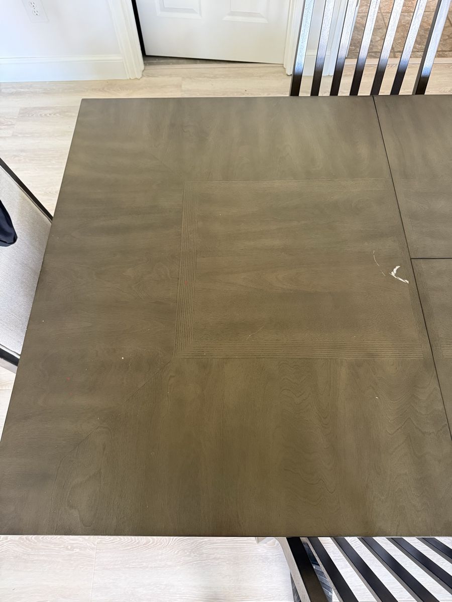 Main image 6