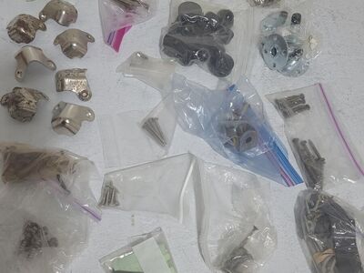 Parts, pieces, screws, nuts, corners, legs, feet for Fender Amps and Speaker Cabinets