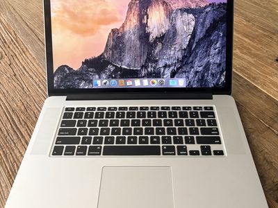 Apple MacBook Pro 15” Intel i7 2.8ghz 16GB RAM
